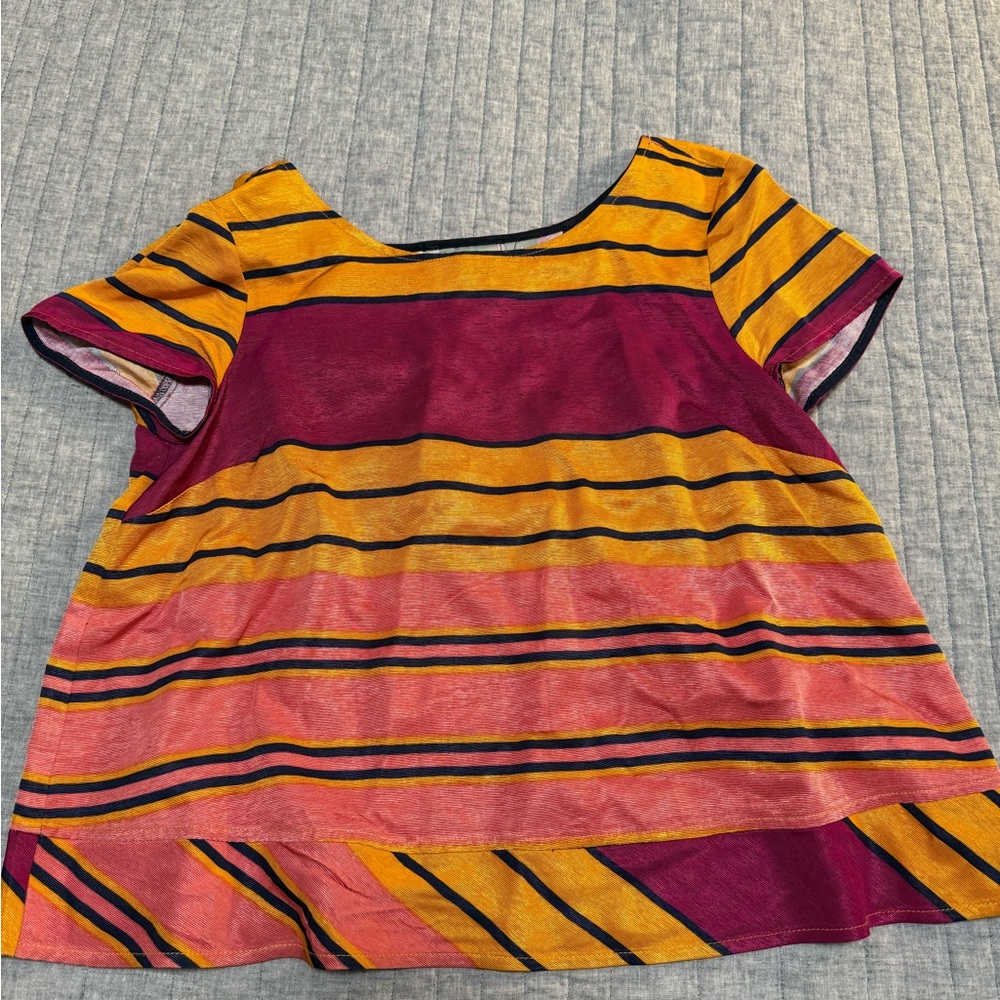 Short sleeve top